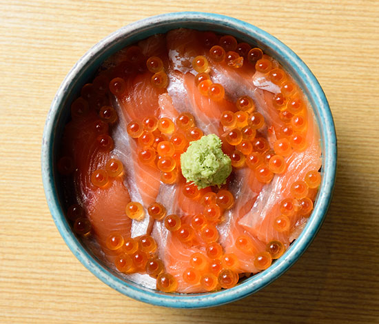 熱海サーモンといくら丼